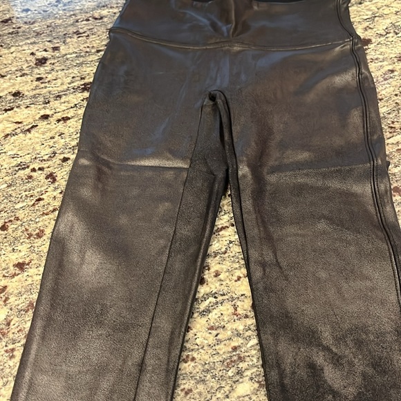 Spanx faux leather leggings worn once - Picture 4 of 5